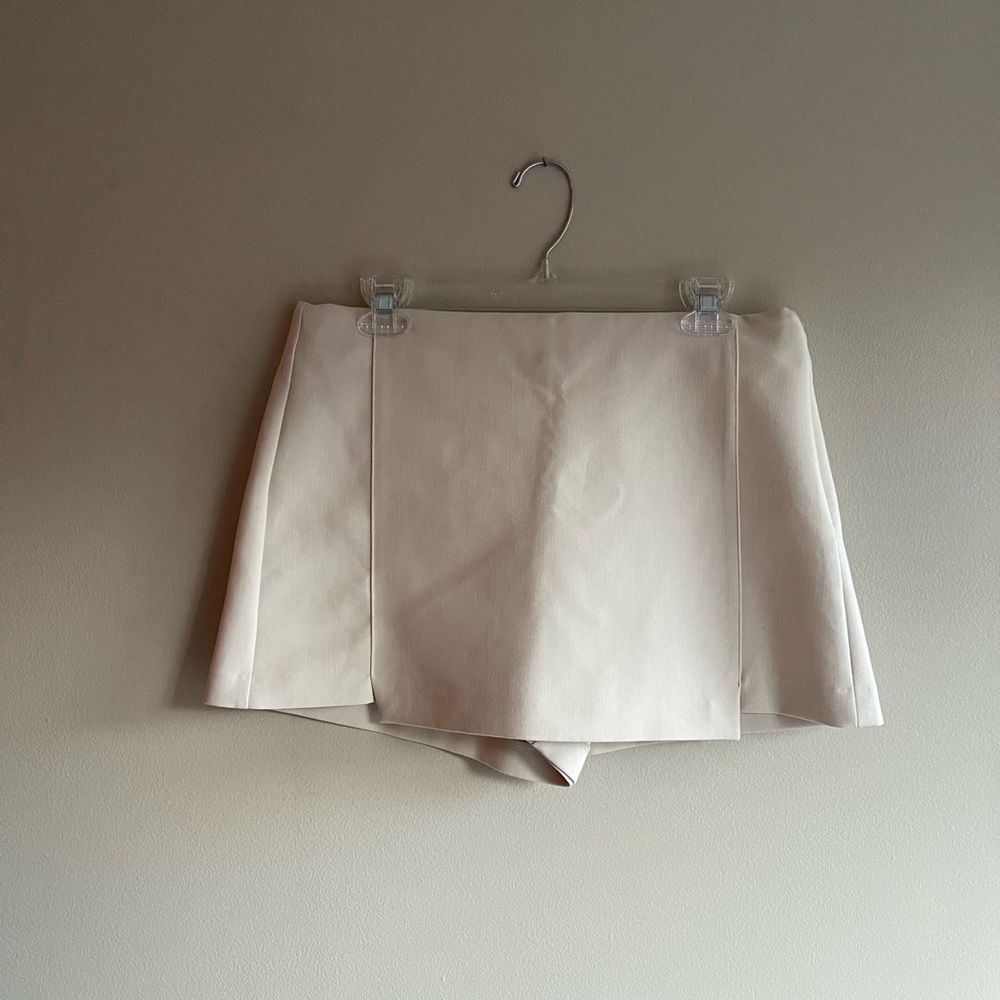 Cream Zara skirt / skort new with tags size Large